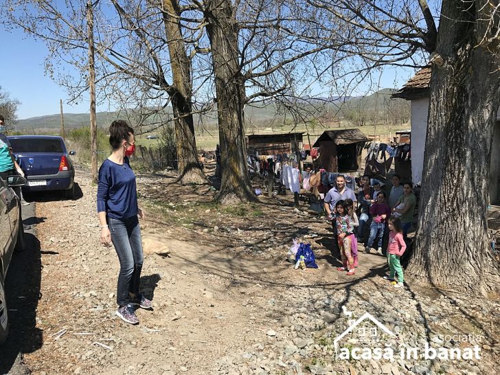 Solidari în fața COVID-19: 4 tone de alimente și produse de igienă la peste 200 de familii din 40 de localitați bănățene