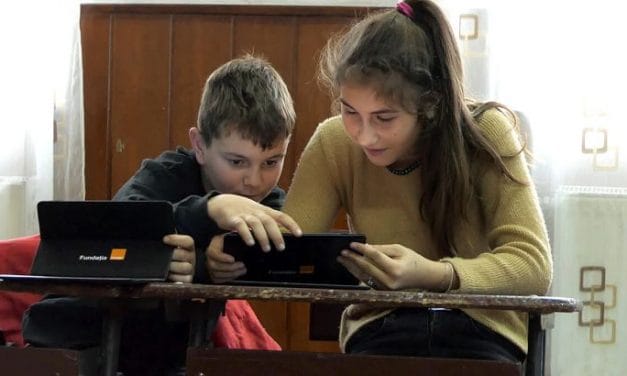 La Școala Gimnazială Dumbrăvița au sosit tabletele promise de guvern