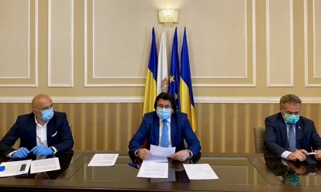 S-a semnat contractul! Timişoara va beneficia de finanţare europeană pentru 21 de tramvaie noi prin Regio-POR