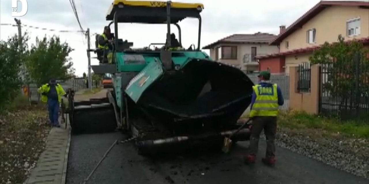 Asfaltările continuă în ritm alert în Dumbrăvița