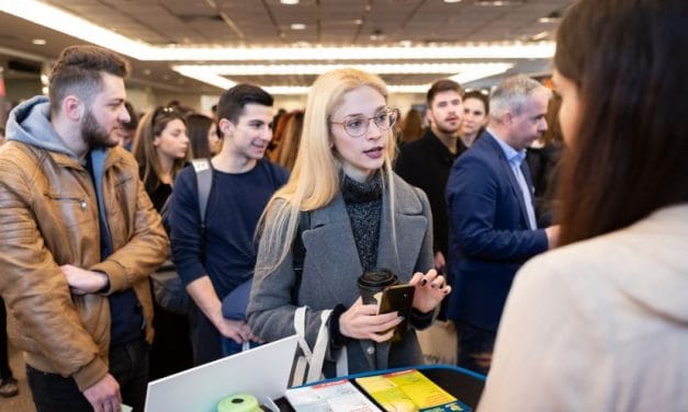 Marea Britanie: Cea mai căutată destinație pentru studii încă accesibilă pentru tinerii români