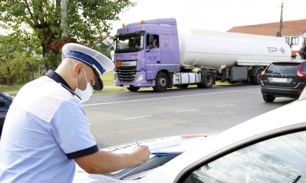 VIDEO: Camionagii amendați pe DJ691 de Poliția Locală Dumbrăvița și Consiliul Județean Timiș