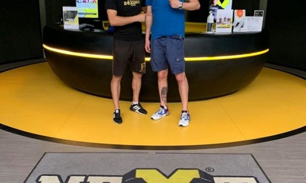 Un alt boxer timişorean face pasul la profesionişti – Se antrenează la sala NextFit din Dumbrăviţa