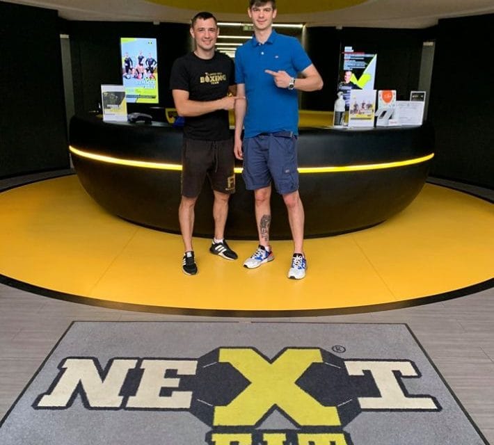 Un alt boxer timişorean face pasul la profesionişti – Se antrenează la sala NextFit din Dumbrăviţa