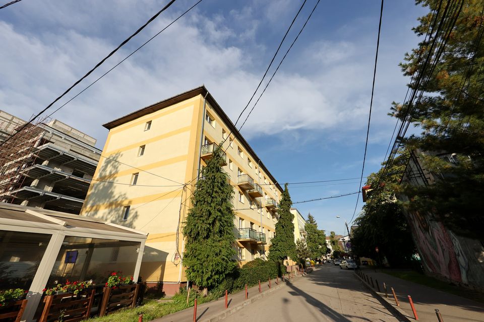 Clădirile căminelor din Complexul Studențesc vor fi îmbrăcate în picturi murale