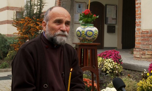 VIDEO: Ce ne spune Părintele Achim Vasile Baboș despre POMENIREA CELOR ADORMIȚI