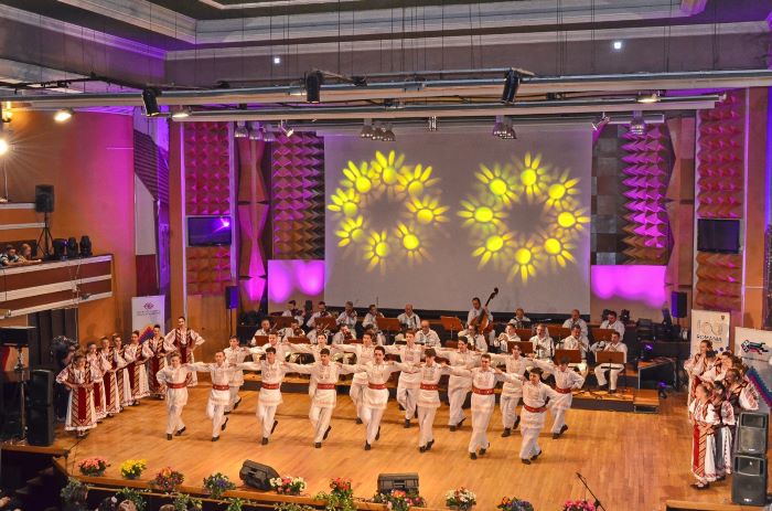 CCAJT: Cercuri de dansuri și muzică pentru copiii pasionați și talentați