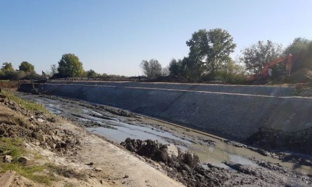 ABA Banat: Lucrările de reabilitare a ecluzei de la Sânmihaiu Român continuă în forță
