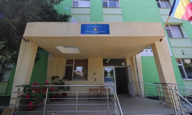 Liceul Teoretic Special ”IRIS”: Concurs pentru elevii cu deficiențe de vedere