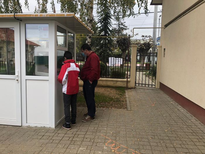 FOTO: Elevii dumbrăvițeni primesc bursele sociale și cele de merit