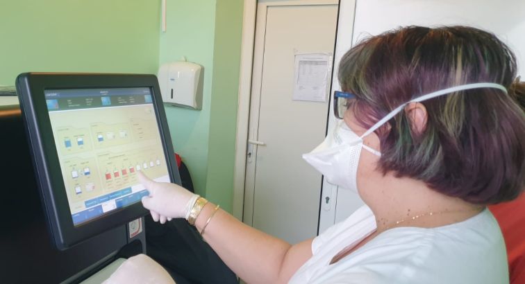 Spitalul de Boli Infecțioase din Timișoara a primit un aparat care determină cantitatea de anticorpi SARS-CoV-2 neutralizanți