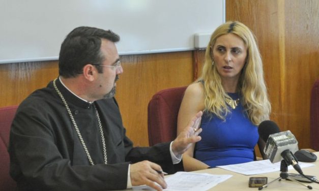 Danielescu anunță destituirea lui Nicola de la Școala Gimnazială Dumbrăvița – „În sfânta zi de sărbătoare au schimbat un director preot!”