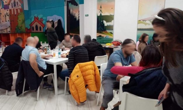 FOTO: Petrecere cu zeci de persoane, oprită de Poliția Locală – Dumbrăvițenii rămân repetenți la responsabilitate!