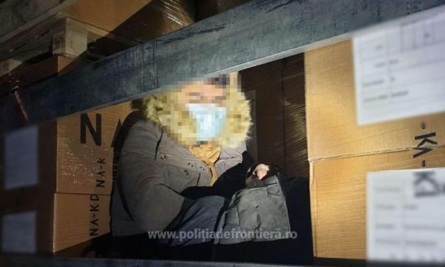 Patru cetăţeni din Afganistan depistaţi într-un autoturism în zona de frontieră România-Serbia
