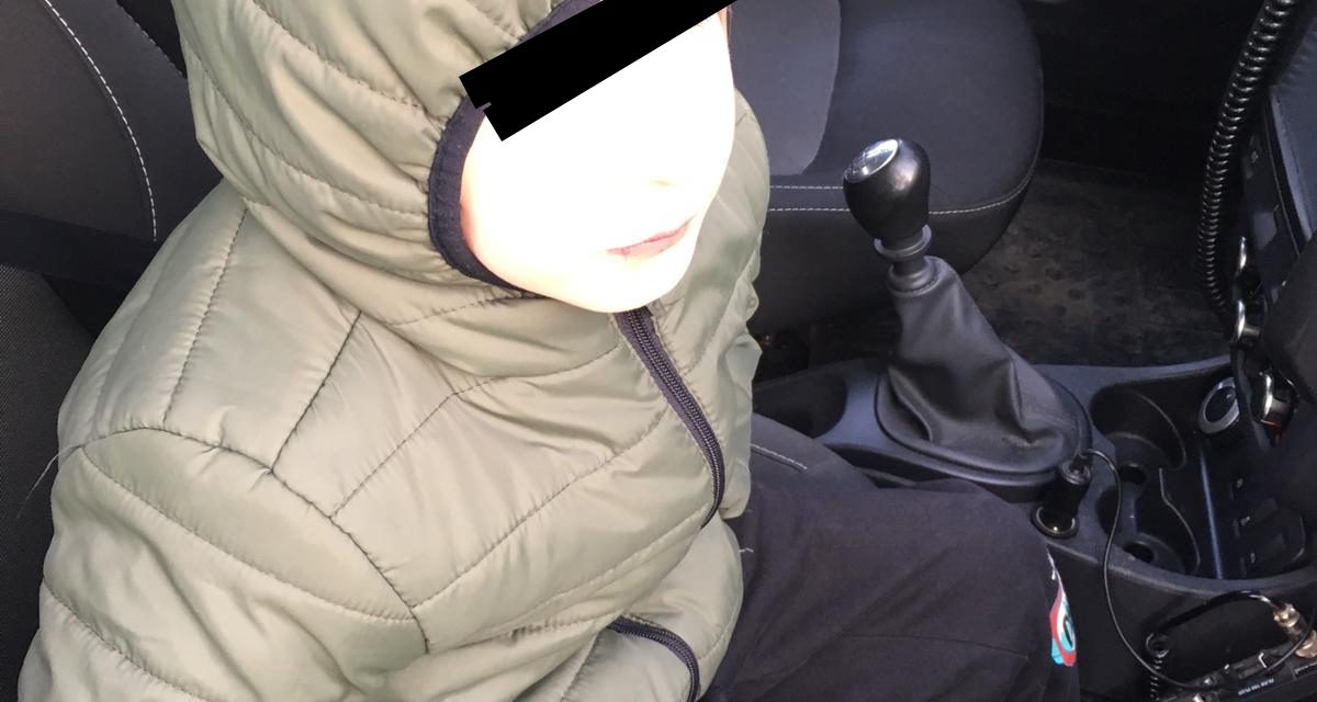 FOTO: Poliția Locală Dumbrăvița a predat părinților copilul pierdut în Galaxy Shopping