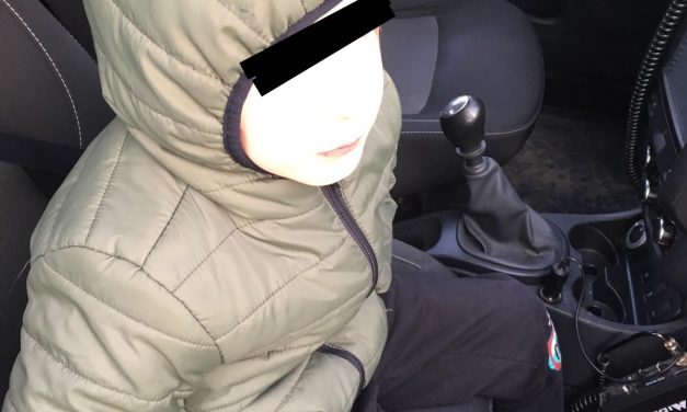 FOTO: Poliția Locală Dumbrăvița a predat părinților copilul pierdut în Galaxy Shopping