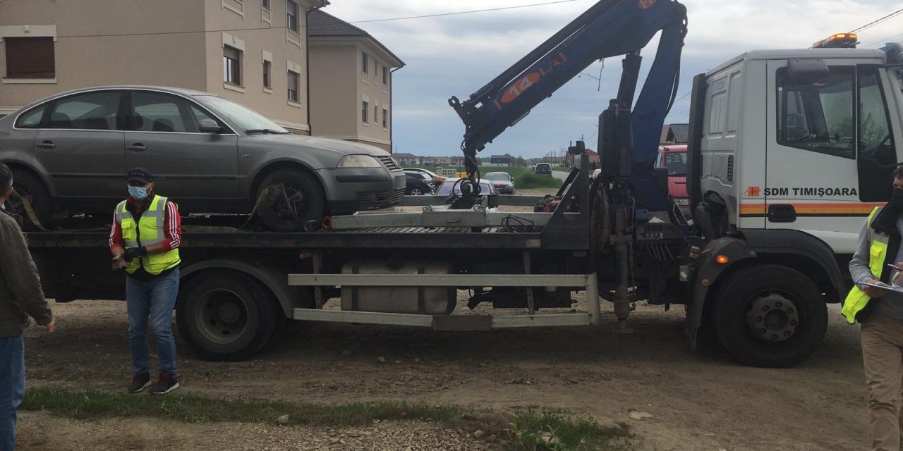 A fost ridicată cea de-a doua mașină abandonată de pe domeniul public din Dumbrăvița