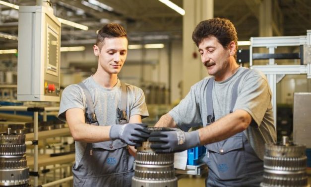 SONDAJ: Câți dintre angajații români iau în calcul să muncească și după ieșirea la pensie