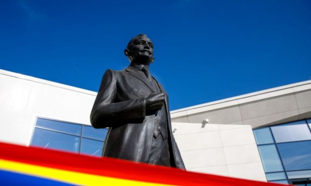 TRAIAN VUIA a ajuns ACASĂ! Fondurile pentru statuie au fost strânse și donate de Rotary Club Cetate Timișoara