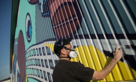 GALERIE FOTO: Ce spune Andrei Drăgan (LUX) despre realizarea picturii murale din Dumbrăvița