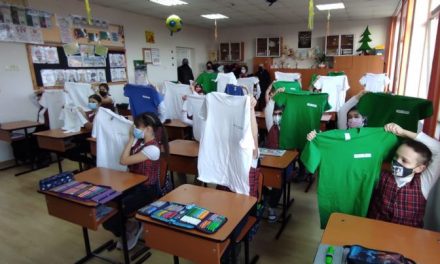 FOTO: Elevii din Dumbrăvița au învățat despre colectarea selectivă a deșeurilor