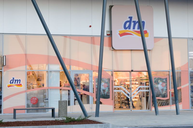 dm drogerie markt: dezvoltare cu responsabilitate și atenție la nevoile clienților