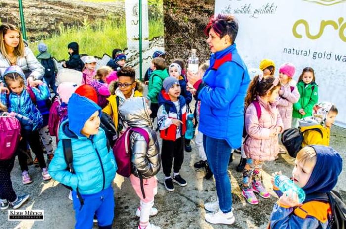 AUR’A MINERAL WATER: Grădinița Dumbrăvița a vizitat fabrica de imbuteliere, de Ziua Mondială a Apei!