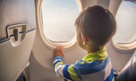 De 1 iunie, o companie aeriană invită copiii la prima lecție de zbor! Plecări din Timișoara și București