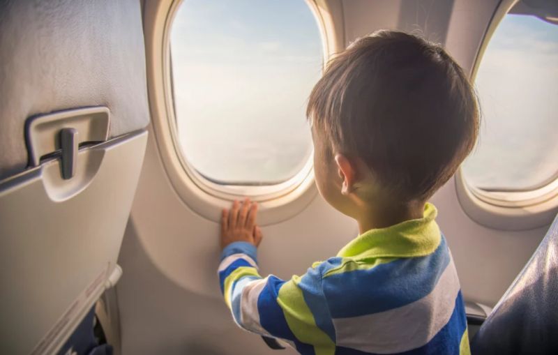 De 1 iunie, o companie aeriană invită copiii la prima lecție de zbor! Plecări din Timișoara și București