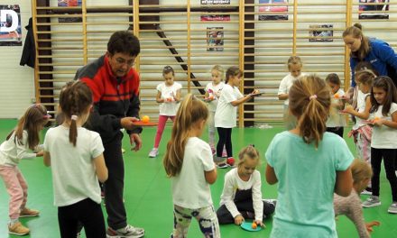 Nicoleta Husar caută talente printre copiii din Dumbrăvița – De ce aptitudini și abilități are nevoie un jucător de tenis de masă – VIDEO