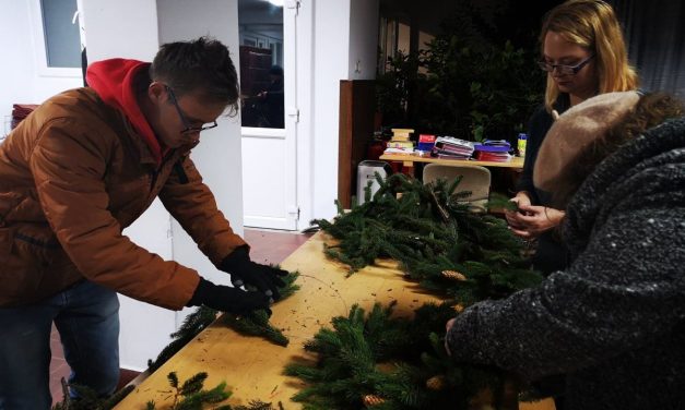 Sărbătoare în Dumbrăvița – S-a aprins prima lumânare de Advent