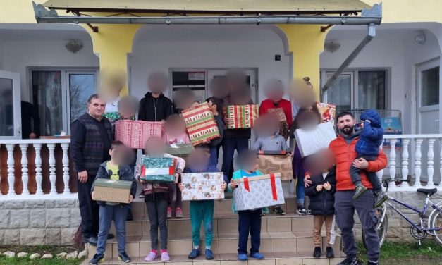 Părinții și cadrele didactice din Dumbrăvița au ajutat copiii de la o asociație din județul Sălaj – FOTO