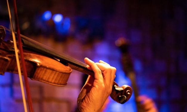 Seară Vieneză la Dumbrăvița – Újszentes Salonorchester oferă un concert excepțional de final de an!