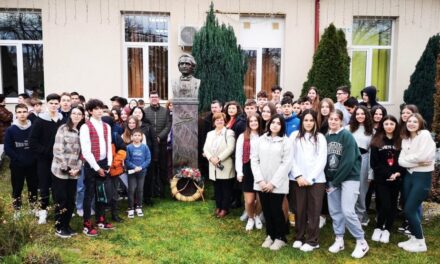 Ziua Culturii Naționale – Mihai Eminescu & Sándor Petőfi, omagiați la Școala Gimnazială Dumbrăvița
