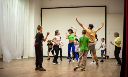 Dans Nomad la Jimbolia – Ateliere de teatru-dans, film și mixaj sunet pentru copii și tineri, și reprezentații de dans contemporan