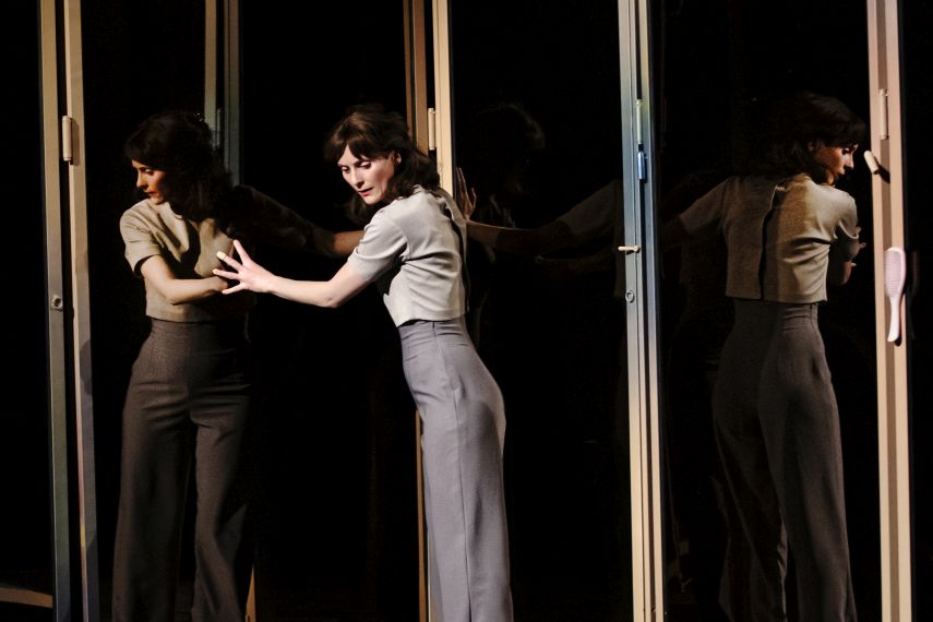 Teatrul Național Timișoara aduce la FEST-FDR spectacolul A GIRLS STORY, o adaptare după romanul laureatei Premiului Nobel pentru literatură în anul 2022, Annie Ernaux