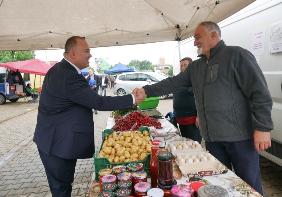 USVT: Producători locali din Banat aduc produse proaspete, de vară, în AgroVillage