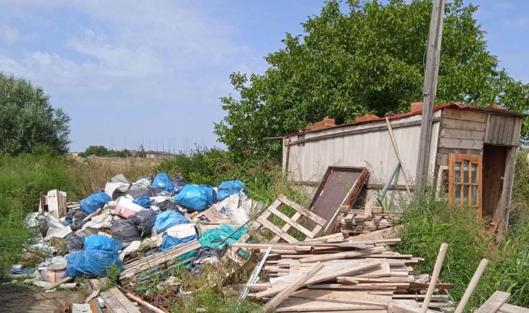 Amenzi pentru abandonare de deșeuri, în Dumbrăvița –  Poliția Locală a surprins autorii în flagrant