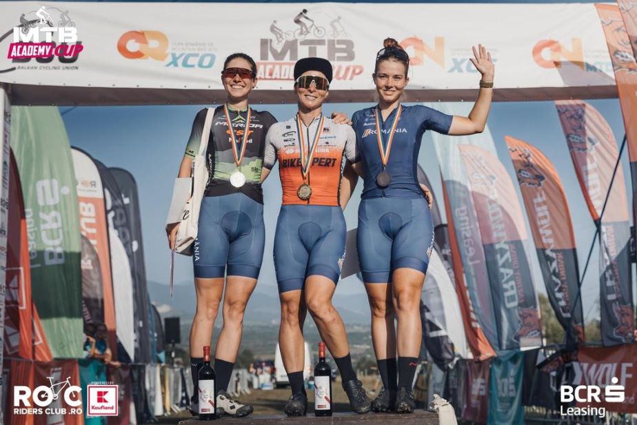 Rezultate excepționale ale cicliștilor Velocitas Dumbrăvița la Campionatul Balcanic de XCO și Campionatul Național de XCE