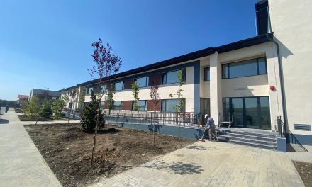 Galerie FOTO/ Se lucrează intens la noua clădire a școlii