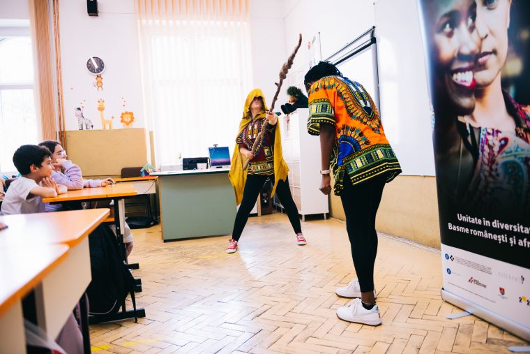 BIS Teatru revine la Școala Gimnazială Dumbrăvița