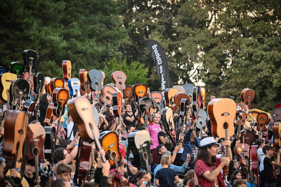 Peste 300 de chitariști din 15 orașe vin la Timisoara Guitar Meeting