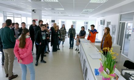 Participanții competiției SynBio Hackathon au vizitat laboratoarele Universității de Științele Vieții ,,Regele Mihai I” din Timișoara