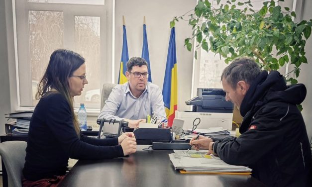 FOTO – Primarul Bugarin s-a întâlnit cu dumbrăvițeanul care a intrat în greva foamei