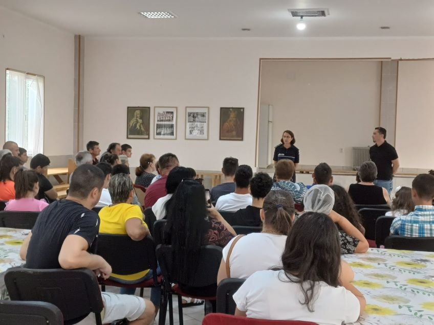 Campanie de informare și prevenție – DGASPC Timiş a derulat, în această vară, o serie de întâlniri cu asistenţi maternali şi cu tineri aflaţi în plasament