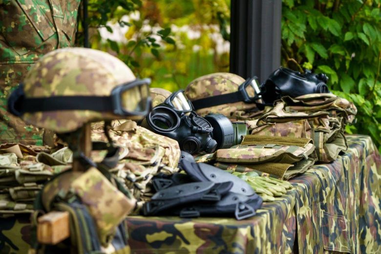 Ziua Armatei va fi sărbătorită cu tiroliană pentru copii, coborâri în rapel, maşini de luptă şi mini poligon de cercetare, iar un elicopter va survola zona