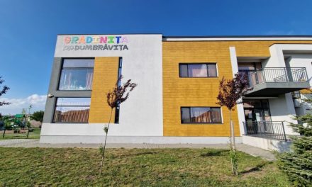 Programul „Cornul și laptele” – Au fost semnate contractele pentru distribuirea în școlile și grădinițele din Timiș