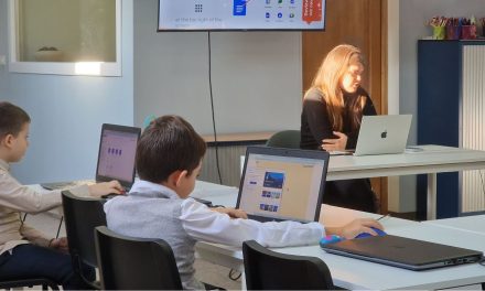 VIDEO – Rezultate excelente pentru copii de la Algorithmics Dumbrăvița, la World Science Championship