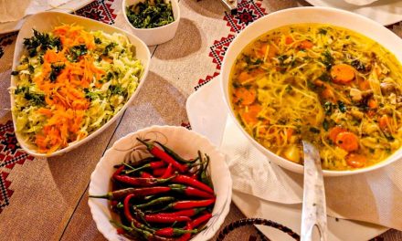 Brunch cu mâncare macedoneană la Punctul Gastronomic Local “Din grădina lui Raul”