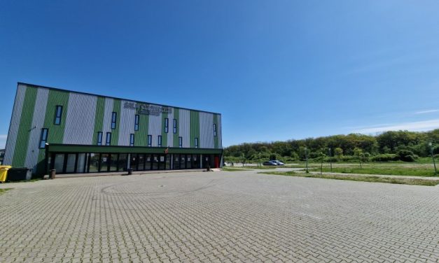 Circ în parcarea Sălii Polivalente din Dumbrăvița